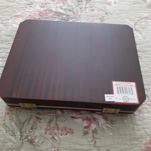 Rocky Patel 25th Anniversary empty cigar box - Picture 5 of 5